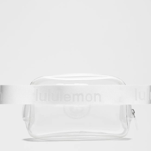 Everywhere belt bag NWT 1L Clear - Picture 3 of 4